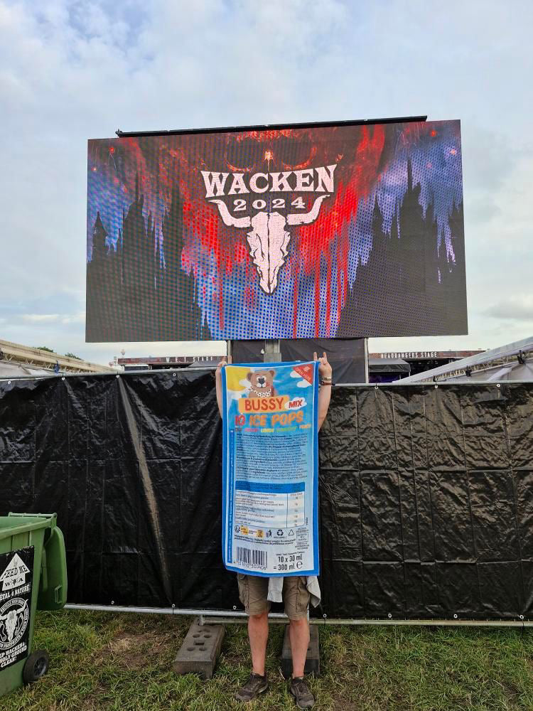 Foto BUSSY Handtuch Wacken 2024